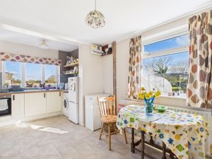 Breakfast kitchen- click for photo gallery